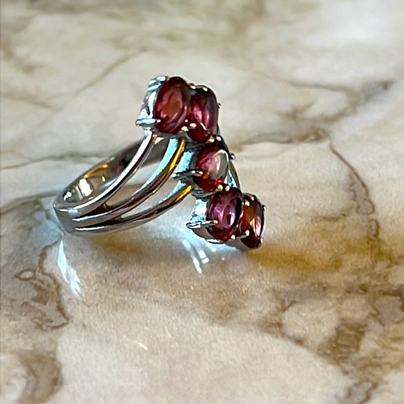 Red Garnet Ring - Picture 2 of 3